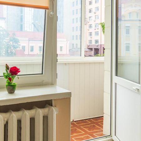 1 Комнатная Квартира По Улице Предславинская, 12 Kiev Extérieur photo