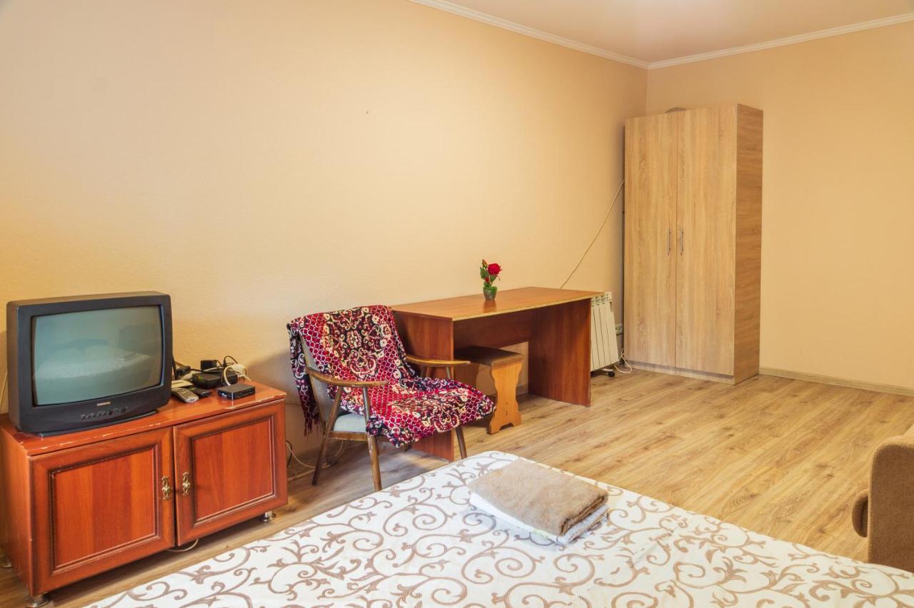 1 Комнатная Квартира По Улице Предславинская, 12 Kiev Extérieur photo